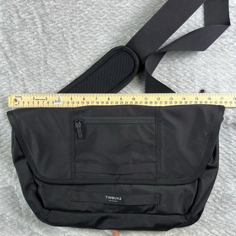 Timbuk2 Catapult Sling Bag Black Laptop Crossbody Commuter Travel OS